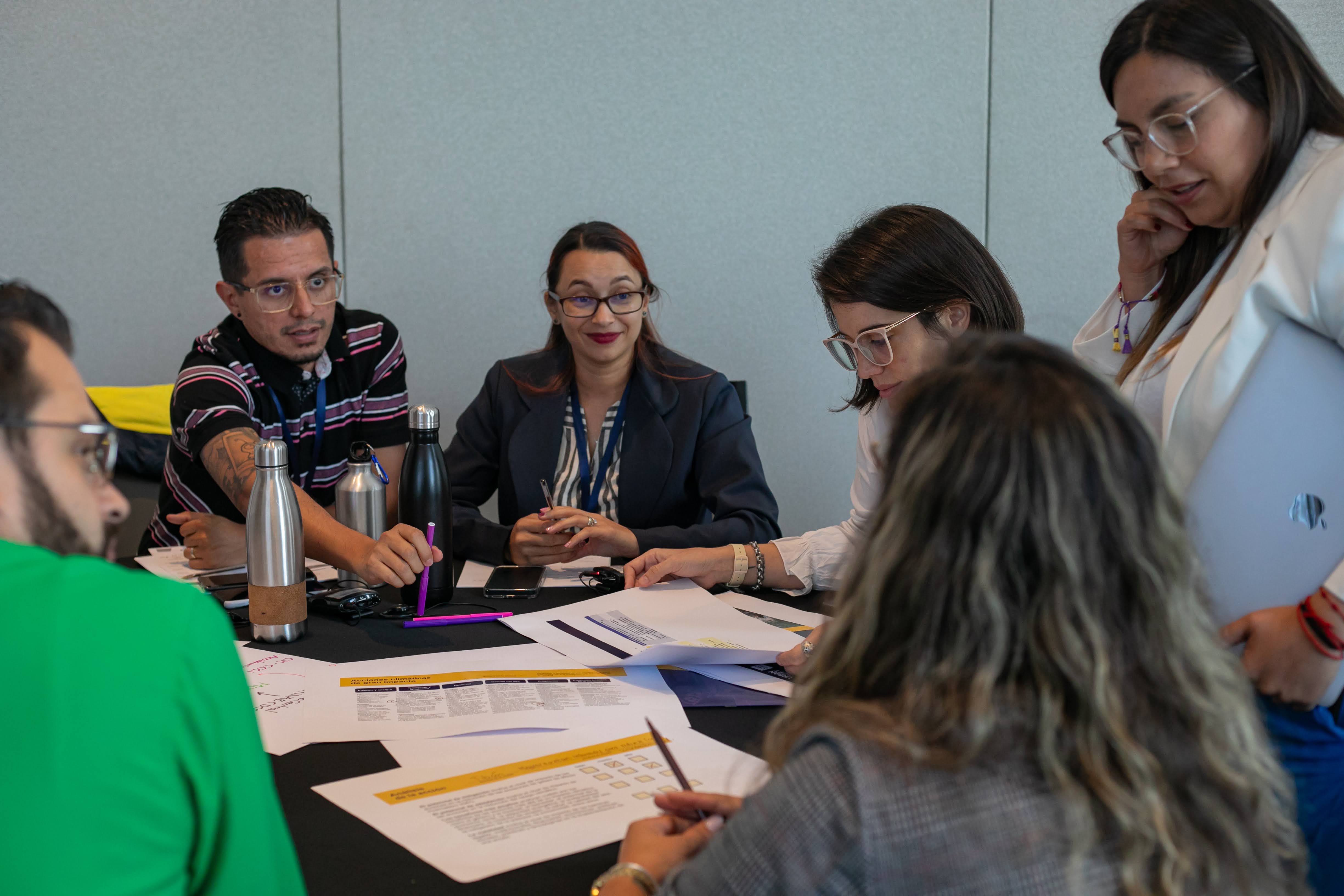 Participants discussing during the ICAP course exercises