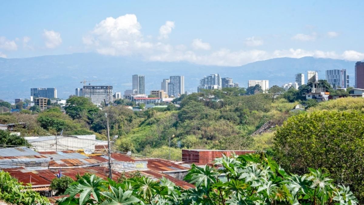 The park in La Guapil with the San Jose skyline in the background